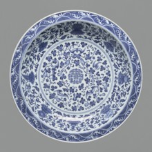Platter on stand, Blue-and-white porcelain, Qing dynasty, Yongzheng period 1723–1735. Platter on a