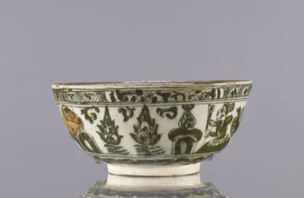 Bowl, late 19th century, Iran. Ceramic vessel, height 8.5 cm, diameter 19 cm. Decoration on the