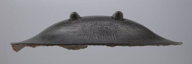 Shield sipar, Persian Qajar dynasty, 18th/19th century, Iran. Metal shield, height 9.0 cm, diameter