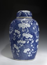Ginger vessel with lid, Chinese, Qing dynasty, Kangxi period 1662–1722. Porcelain spice vessel