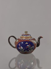 Teapot kyûsu with lid;, Cloisonné enamel; ca. 1906–1908 Meiji 39–41, Kyoto, Japan. Height 10.0 cm,