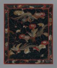 Tray made of red and dark green lacquer; decoration: three hôô phoenix birds among chrysanthemum