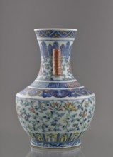 Vase with threads in the shape of bamboo twigs; maker, Chinese, Qing dynasty, Qianlong period