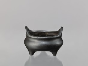 Li-type incense burner, cicadas and lion iconography, dragons, Chinese art/culture, Ming dynasty