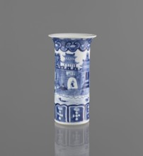 Flute-type vase, blue-and-white porcelain, Chinese, 17th–18th century, height 15 cm, diameter 8.1