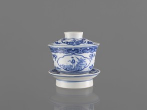Bowl on a base with a lid, blue-and-white porcelain, Chinese, 19th century, South China, vessel,