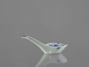 Sauce boat spoon, Chinese, blue-and-white porcelain with plant ornaments, tableware element vessel,