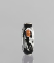 Flask - snuffbox, Chinese, ceramics; figurative genre scenes of horses and riders; Qing dynasty,