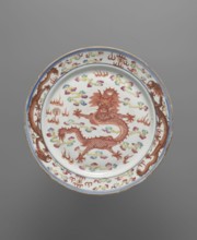 Plate, Chinese, Qing dynasty Guangxu, 1875–1908, late 19th century. Colored porcelain vessel