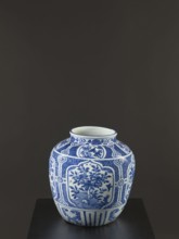 Resource pot — vase, maker, Chinese blue-and-white porcelain; floral decorations with flower