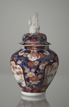 Vase with cover, Japanese, Edo period 18th century, imari porcelain vessel decorated with flowers,
