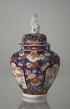 Vase with cover, Japanese, Edo period 18th century, Imari ceramics, decorated with flowers, tree,