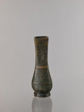 Hu-type vase, relief decoration, hu vessel, Chinese art, Chinese culture, meander ornament,