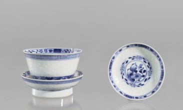 Bowl on a base with a lid, rice porcelain, Chinese, late 18th century Qing, 1644–1911. Ceramic