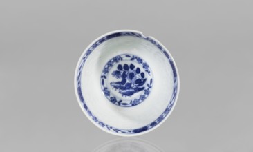 Bowl on a base with a lid, ceramics, rice-pattern geometric ornament with plant motifs, rice