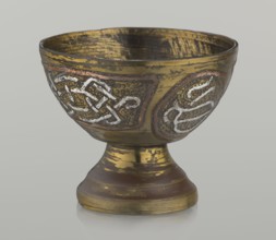 Bowl;, Decoration with braid and stylized Arabic inscriptions in cartouches; punctured background;