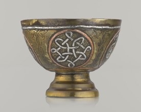Bowl, gift, Islamic art, Arabic culture, geometric motifs; decoration with braided and arabesque