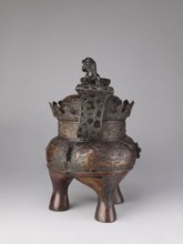 Ding-type incense burner koro with cover, Yoshida maker;, noted. Japanese, Meiji period 1868–1912,