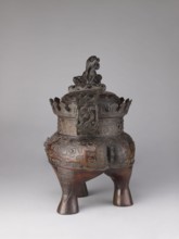 Ding-type incense burner koro with cover, Yoshida maker, Meiji period 19th/20th century, Japan,