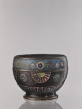 Flowerpot, champlevé enamel on bronze, floral ornament, jardinière, late 19th century Meiji period,