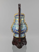 You-type vessel with a lid on a stand, Chinese art, Qing dynasty 1644–1911, Qianlong period