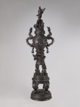 Incense burner koro, Meiji period late 19th century, Japan. Bronze vessel incense burner with