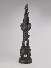Incense burner koro, Meiji period late 19th century, Japan; bronze vessel with dragon-shaped