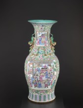 Vase, lion iconography, protection, court scenes, ceramics, Qing style, colored porcelain, Chinese