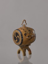Okimono in the shape of a taiko drum, Nogawa workshop?, taiko drum, butterflies, insects, plant