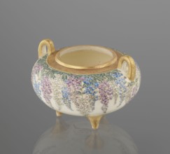 Incense burner koro with cover by Kinkozan Sobei VII 1867–1927, Kinkozan workshop; decorated in
