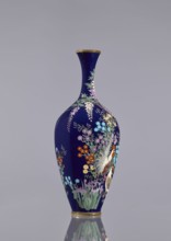 Vase, cloisonné enamel, wisteria, hens, flowers, roosters iconography, Japanese art, vases,