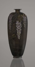Vase, Toshitsugu maker, Meiji period 19th/20th century, Japan. Ovoid vase on a low ring foot with a