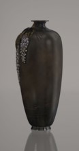 Vase, Toshitsugu creator, Meiji period 19th/20th century, Japan. Ovoid vase on a low ring foot with
