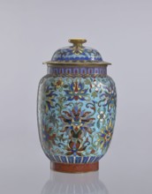 Vase with lid, Chinese, Qing dynasty 1644–1911, cloisonné enamel decorative vessel with floral