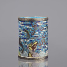 Brush vessel, cloisonné enamel, Qing dynasty 1644–1911, 19th century, China. Decorated with