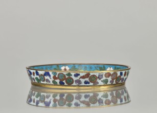 Plate, cloisonné enamel dish with brim, 19th century China Qing dynasty. Materials: cloisonné