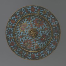 Tin with a lid, Chinese, Qing dynasty, Qianlong period, 18th century. Cylindrical tin with a wide
