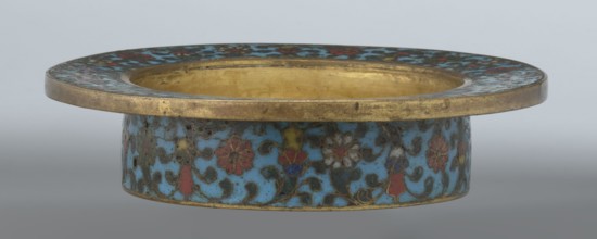 Tin with a lid;, Chinese, Qing dynasty, Qianlong period, 18th century. Cloisonné enamel on tin;