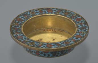 Tin with a lid, 18th century, China. Cloisonné enamel on tin. Cylindrical tin with a wide