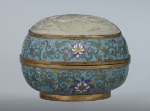 Box with a lid; maker, Chinese art; Qing dynasty 1644–1911, Qianlong period; cloisonné enamel.