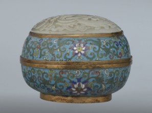 Box with a lid, Chinese, Qing dynasty, Qianlong period, cloisonné enamel on metal with a slightly