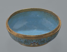 Box with a lid. Oval, spheroidal box on a ring foot, divided halfway into container and lid.