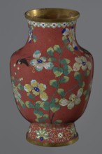 Vase, gift; Chinese, Qing dynasty Xianfeng, 1851–1861; cloisonné enamel. The vase is set on a tall,