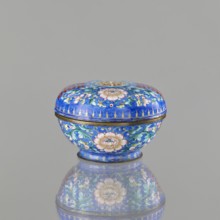 Incense burner — bowl with a lid; maker, Chinese; Qing dynasty 1644–1911; 18th/19th century;