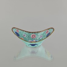 Bowl, painted enamel on vessel, Qing dynasty 1644–1911, 18th–19th century China. Decoration: boats,