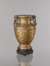 Vase on base., : Paderewski, Ignacy Jan 1860–1941. Chinese, Qing 1644–1911. Cast bronze vase with