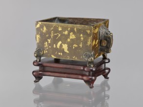 Censer on base, Chinese, Qing dynasty 1644–1911, 18th century. Ceremonial vessel censer with