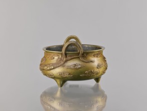 Li-type incense burner, ding vessel form, Chinese art; dragons and clouds iconography;