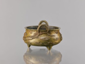 Li-type incense burner censer, Ding-style vessel, Chinese, 18th century copy after a 15th-century