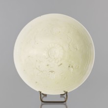 Rice bowl, Yuan dynasty 1271–1368, late 13th century, China; ceramic vessel decorated with